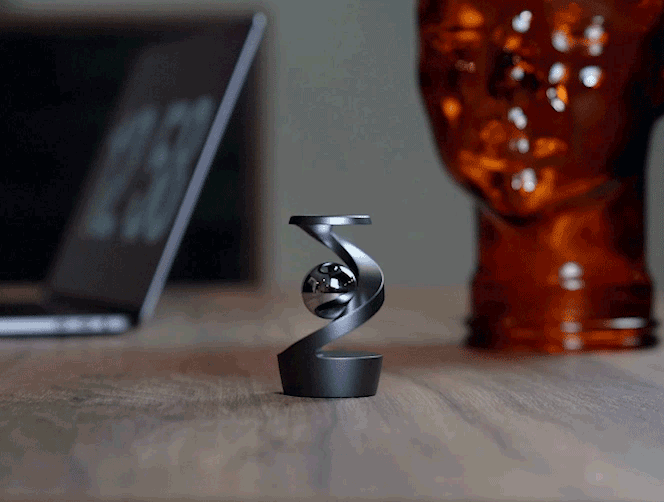 🏆Gravity Defying Kinetic Desk Toy