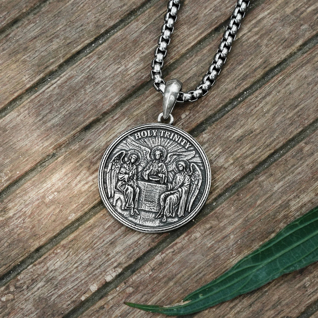 Holy Trinity S925k Silver Round Necklace