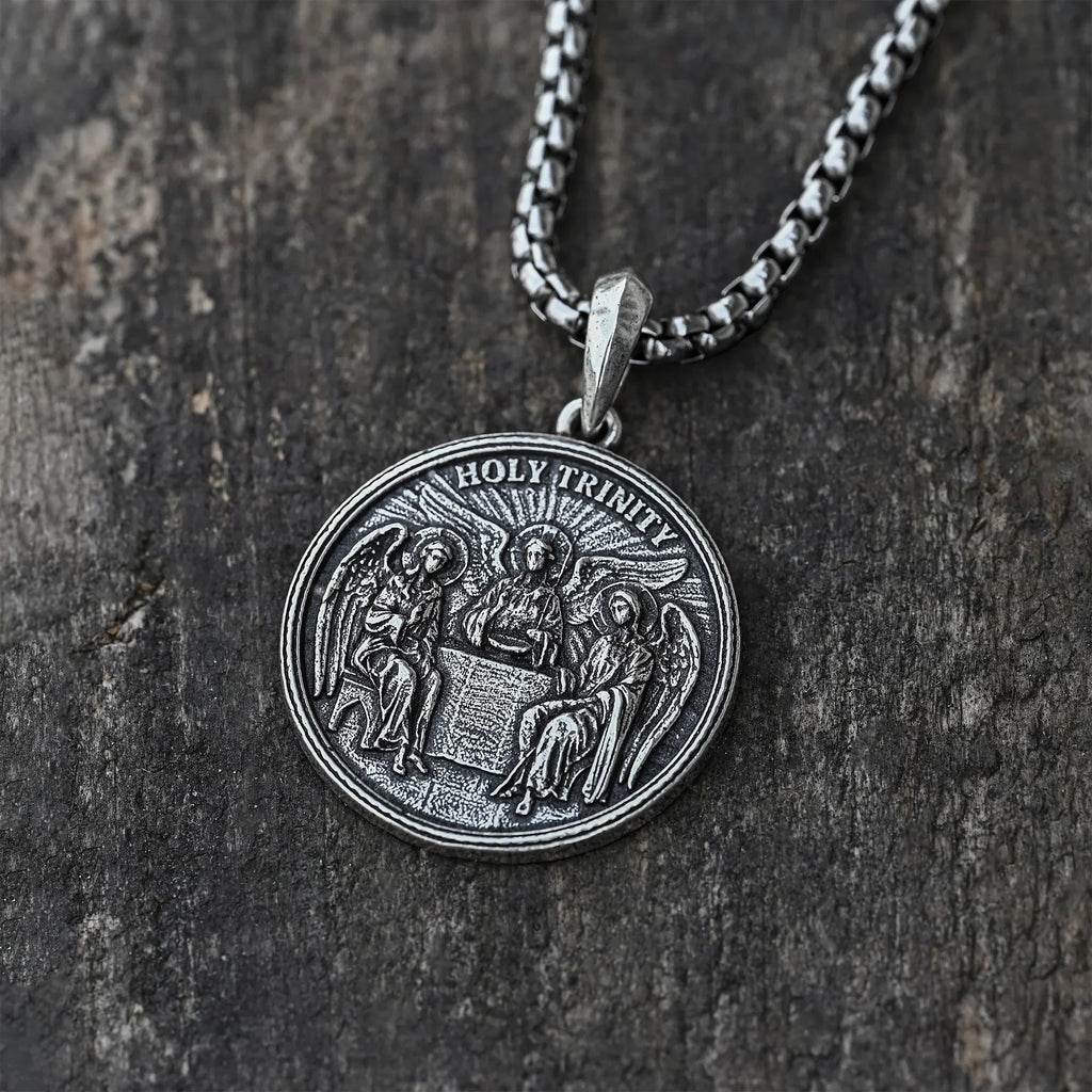 Holy Trinity S925k Silver Round Necklace