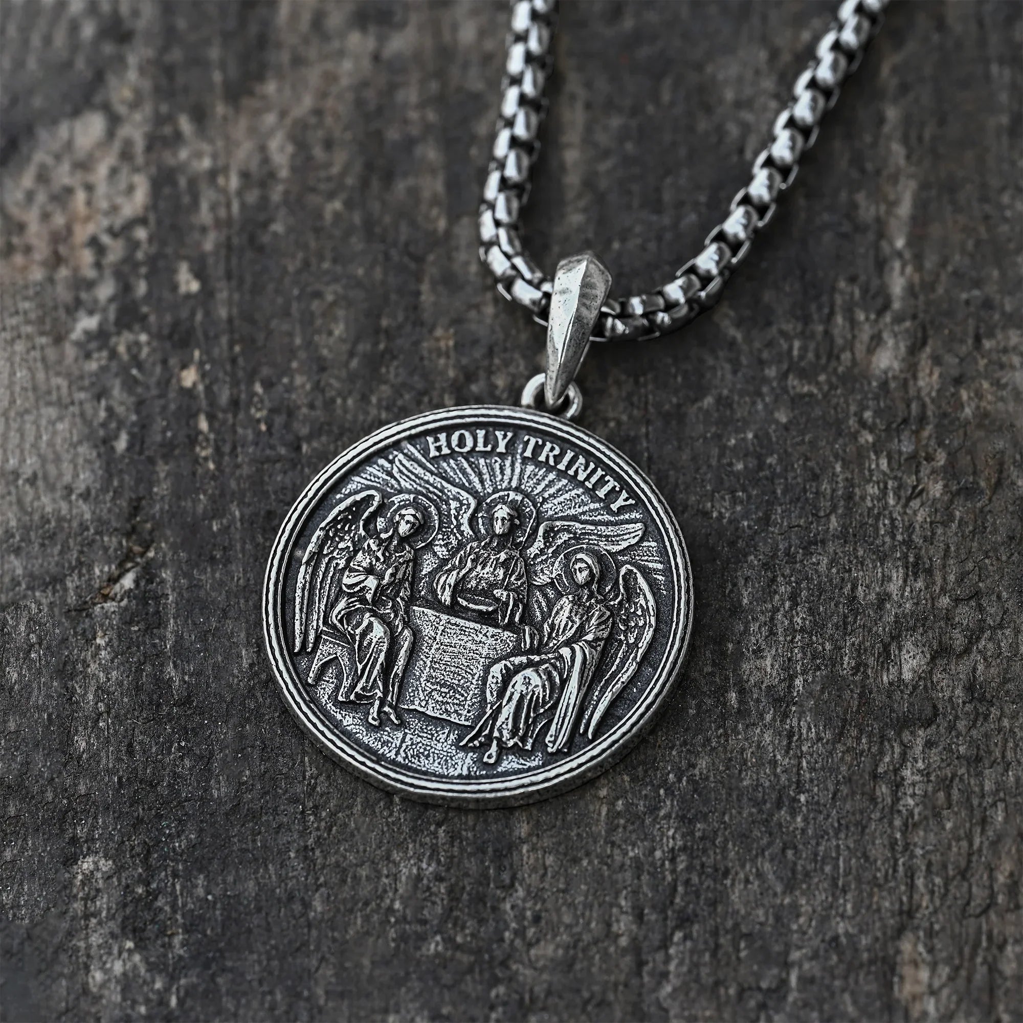 Holy Trinity S925k Silver Round Necklace